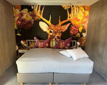 Two Brothers Inn,,4 star