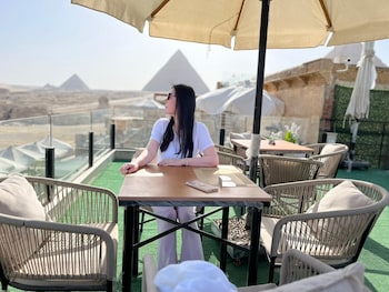 hermes andpyramids hotel