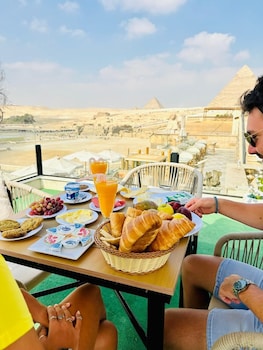 hermes andpyramids hotel