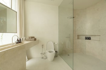 lux retreat 4br ocean villa in uluwatu
