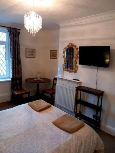 regis lodge guesthouse