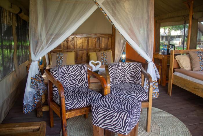 africa safari manyara escarpment
