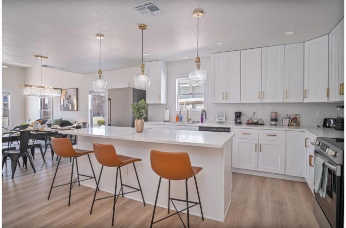 create memories 4br 3ba near riverwalk and downtown