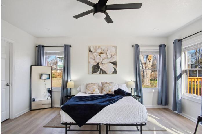 stylish and spacious comfort 4br 3ba downtown gem