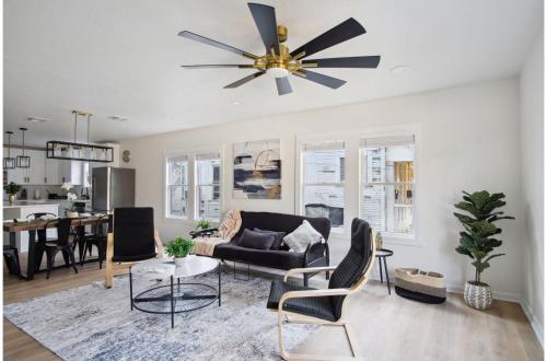 stylish and spacious comfort 4br 3ba downtown gem