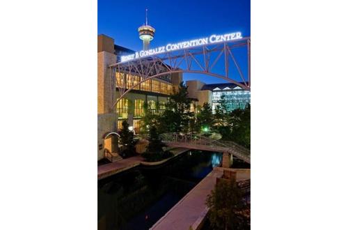 stylish and spacious comfort 4br 3ba downtown gem