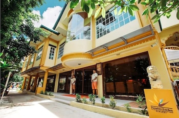 paradise station 3 boracay hotel by justgofun