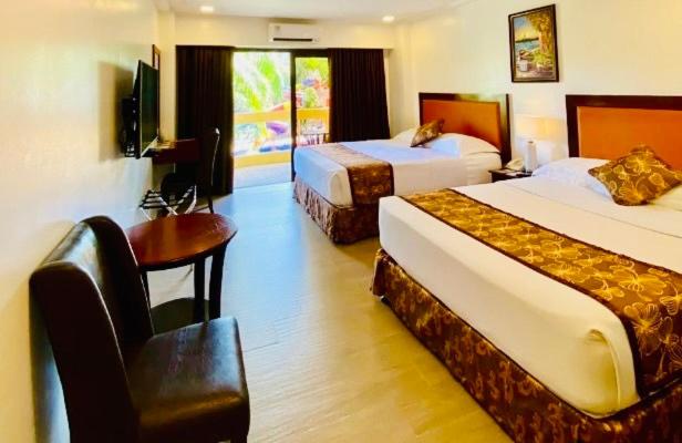 paradise station 3 boracay hotel by justgofun