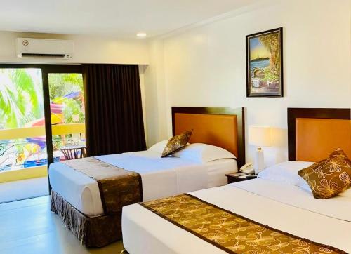 paradise station 3 boracay hotel by justgofun