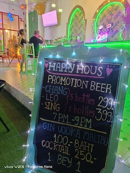 Mahana Hostel & Beach Bar Pattaya,,2 star