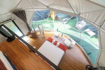 Macas Moon Glamping,,2 star
