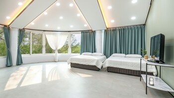 Hongcheon White Hill Pension,,3 star