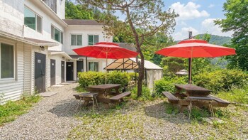 hongcheon white hill pension