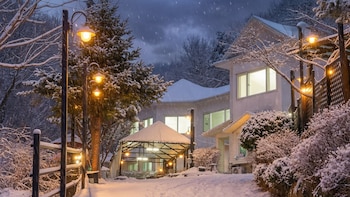 Hongcheon White Hill Pension,,3 star