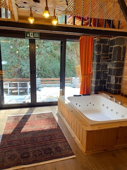 lost river bungalov