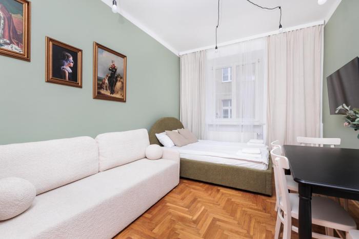 retro glamour by upstairs