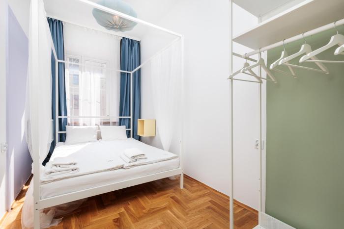 retro glamour by upstairs