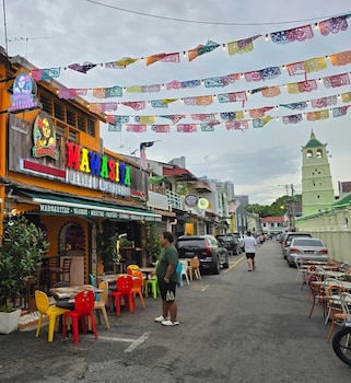 La Mamasita Hostel,,2 star