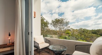 nhoa 312a 2br jungle view aldea zama