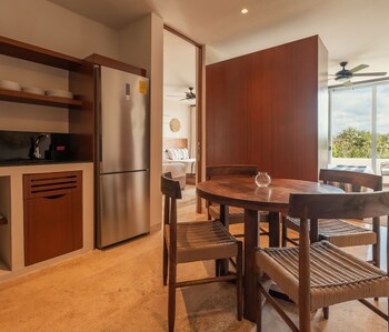 Nhoa 312A 2Br Jungle View Aldea Zama,,3 star