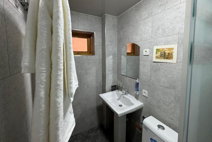 shakuri guest house