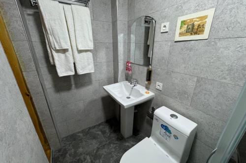 shakuri guest house