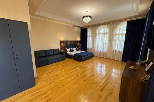 shakuri guest house