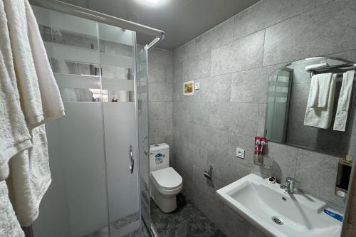 shakuri guest house