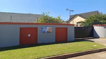 Blueville Guest House,,2 star