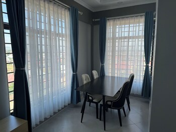Eastern City Apartments,,5 star
