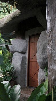 lush inn phuket