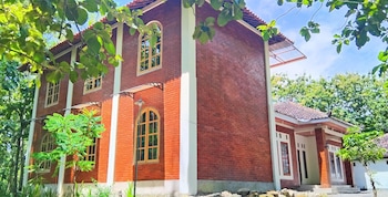 Amini Guest House,,4 star
