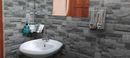 amini guest house