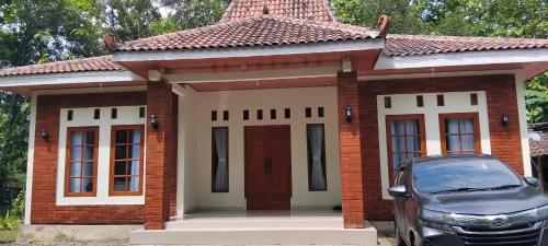 amini guest house