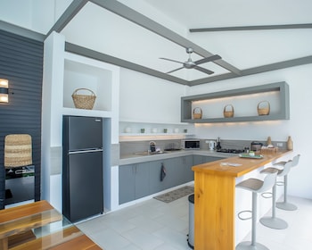 Villa Kalachuchi Bohol,,4 star