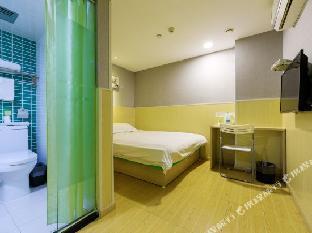 Hi Inn Shanghai Xujiahui Wanping Nan Road,,2 star