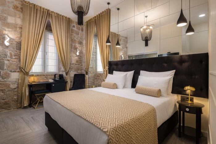 luxury rooms golden palace city centre