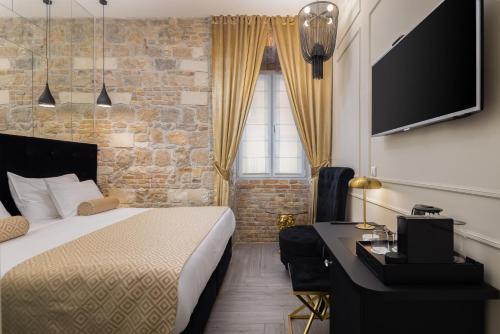 luxury rooms golden palace city centre
