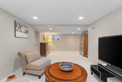 madrona bliss a modern escape