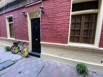 la moneda residency