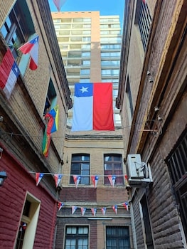 la moneda residency