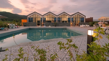 Le Pavilion Pool Villa,,4 star