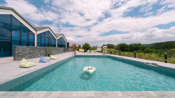 le pavilion pool villa