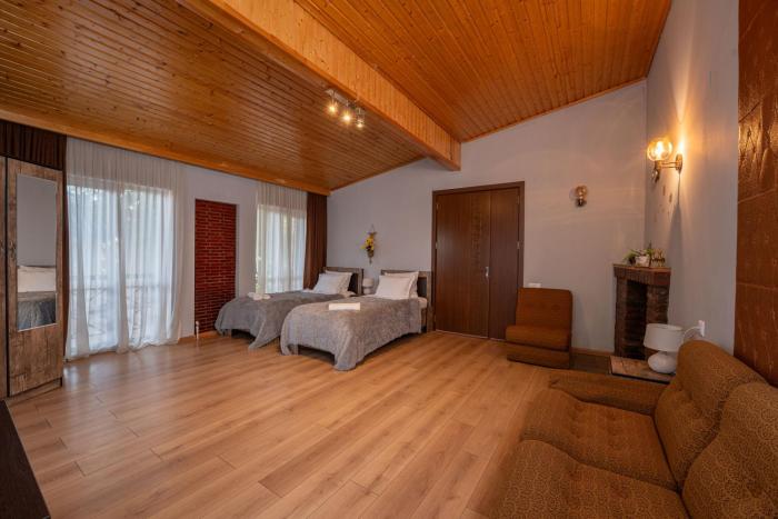 hotel and restaurant villa givisi