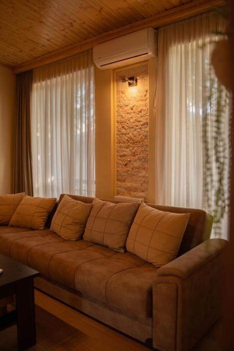hotel and restaurant villa givisi