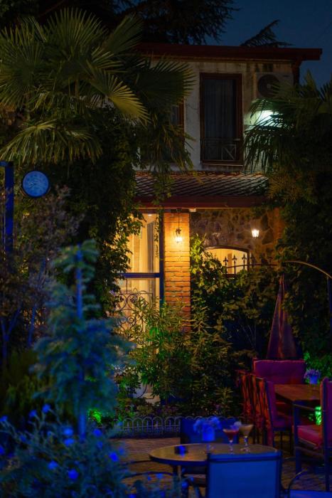 hotel and restaurant villa givisi