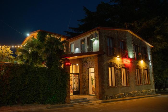 hotel and restaurant villa givisi