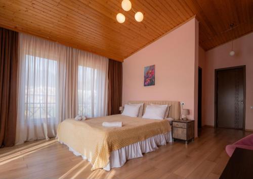 hotel and restaurant villa givisi