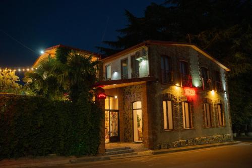 hotel and restaurant villa givisi