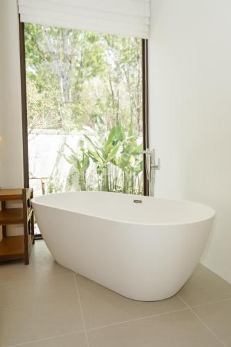 tree oclock pool villa phuket